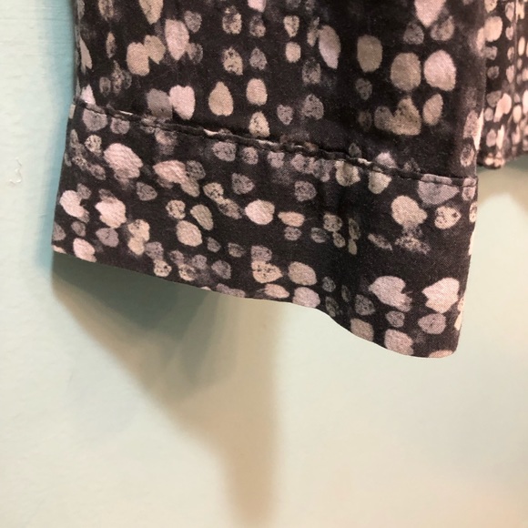 Eddie Bauer Woman Blouse with Pockets - Picture 8 of 9